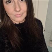 Laureata in farmacia e diplomata al liceo classico, posso impartire lezioni di materie umanistiche e/o scientifiche